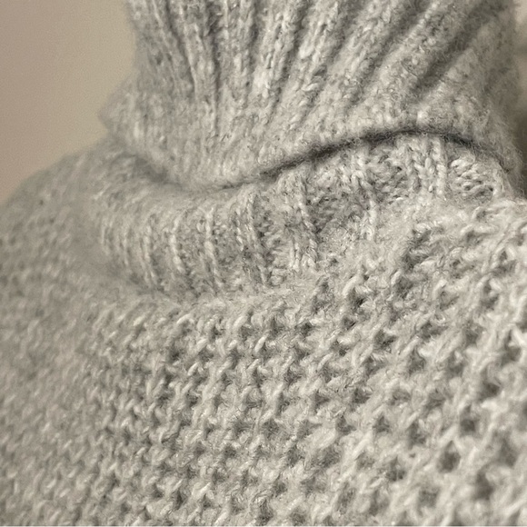 WITTY FOX Heather Gray Turtleneck Cuffed Sleeve Split Waist Wool Blend Sweater - Picture 4 of 8